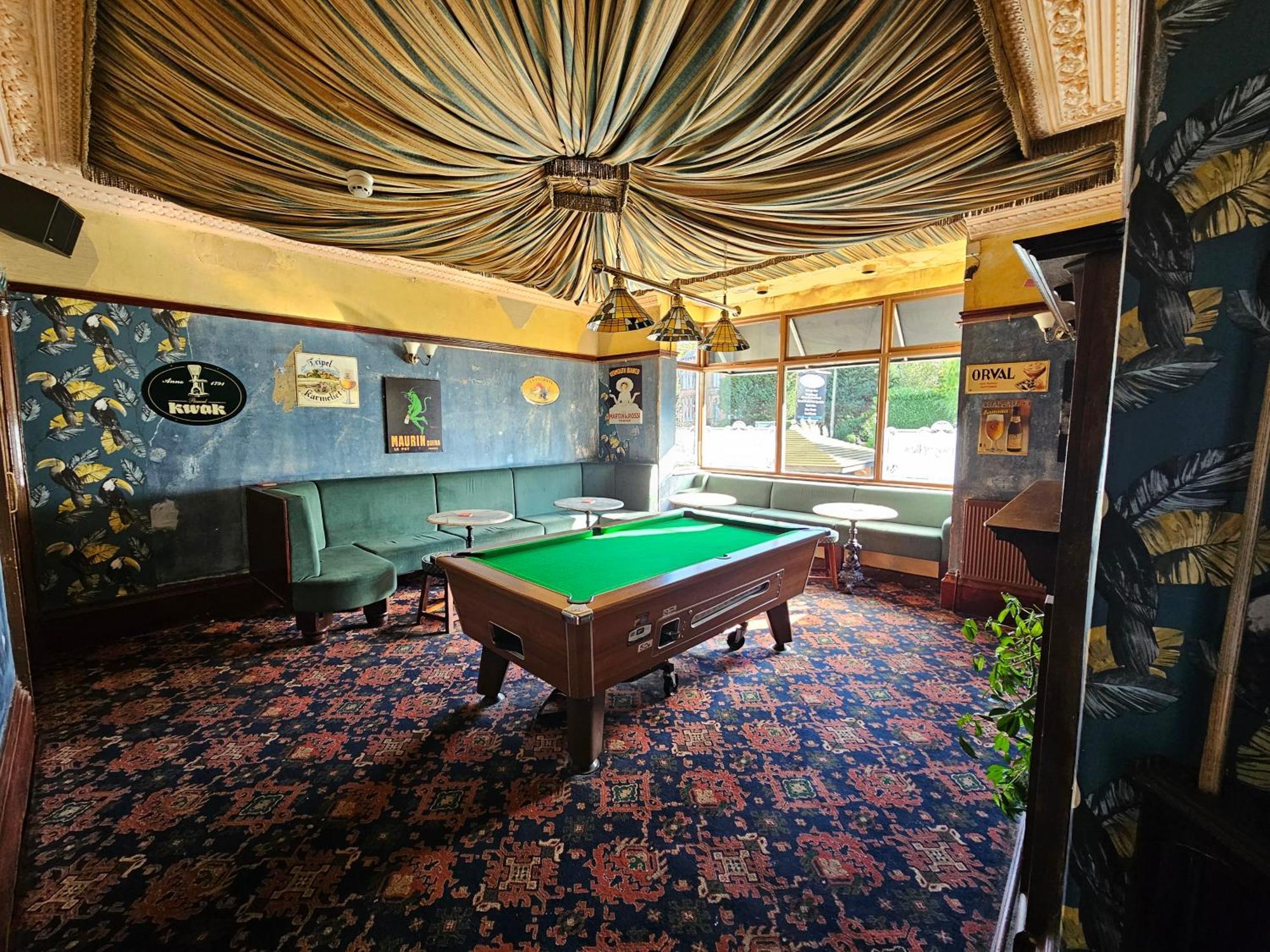 Valley Bar スカーバラ エクステリア 写真
